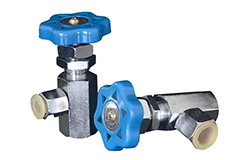 我們知道任何產(chǎn)品在使用中或多或少都會出現(xiàn)磨損現(xiàn)象，就拿液壓配件來說，它也是不例外的哦！液壓配件種類繁多，而且在液壓器中難免會產(chǎn)生磨損，這時候我們應(yīng)當(dāng)重視其維護問題，不然的話時間一長就會嚴(yán)重影響到設(shè)備的使用，而且我們有必要做好定期檢查工作。下面朝日液壓就帶大家了解一下液壓配件產(chǎn)生磨損的原因，以便你更好的使用液壓配件并及時維護它。