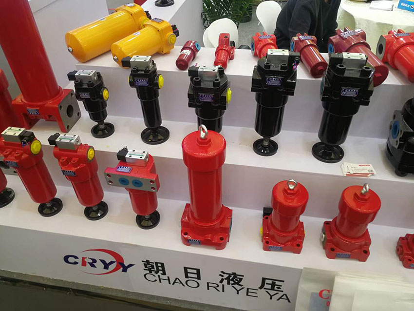 隨著生產(chǎn)制造業(yè)的發(fā)展，液壓配件作為機(jī)械的零件之一被廣泛使用，其中液壓配件起著不可或缺的作用，因?yàn)槭菬o形的存在，所以容易被忽視，那么，下面跟著遠(yuǎn)征液壓一起了解下液壓配件生產(chǎn)應(yīng)符合技術(shù)和使用標(biāo)準(zhǔn)吧!